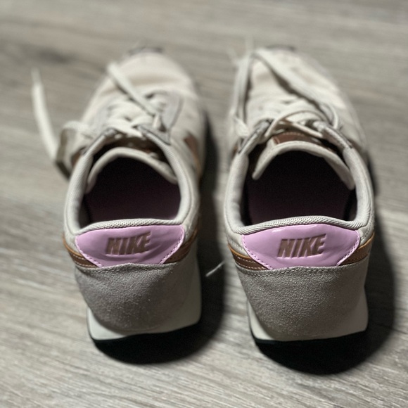 Nike Sneakers - Picture 2 of 6